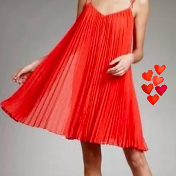 Abercrombie & Fitch Dresses & Skirts - RED A&F pleated dress❤️